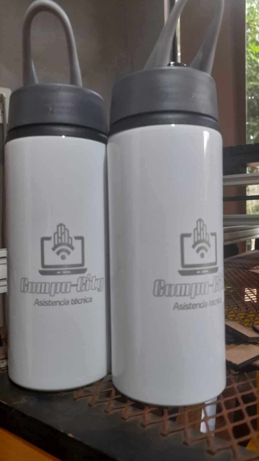 HOPPYS Y TERMOS PERSONALIZADOS