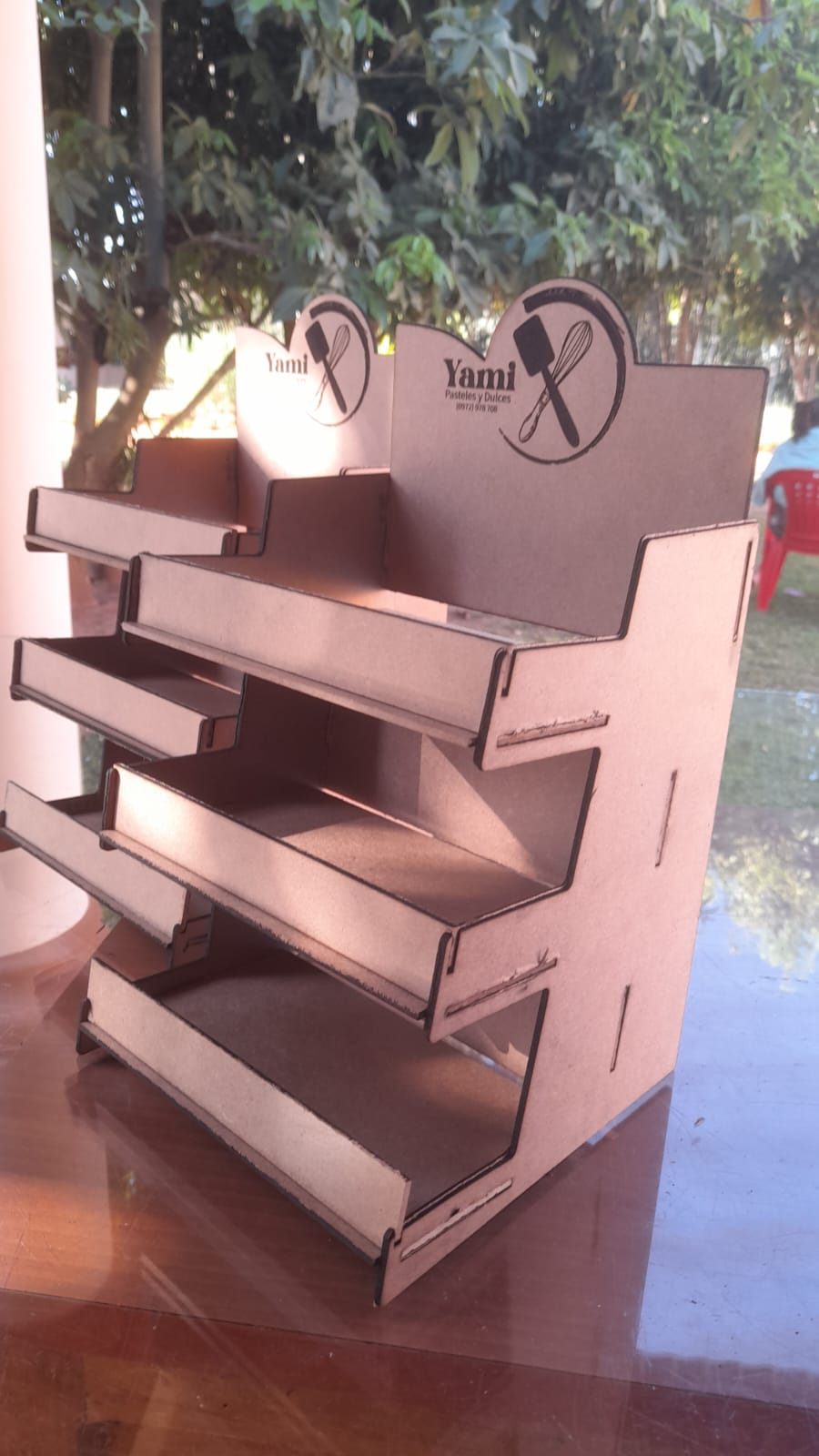 EXHIBIDORA PERSONALIZADA PARA DULCES Y PASTELES
