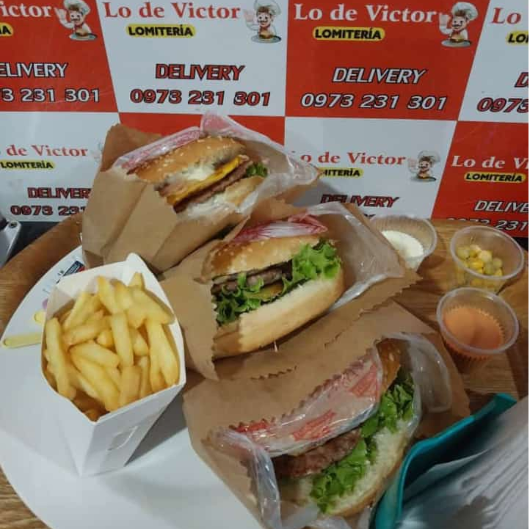 COMBO TRIPLE BURGER + PAPAS – ¡Más sabor por menos!