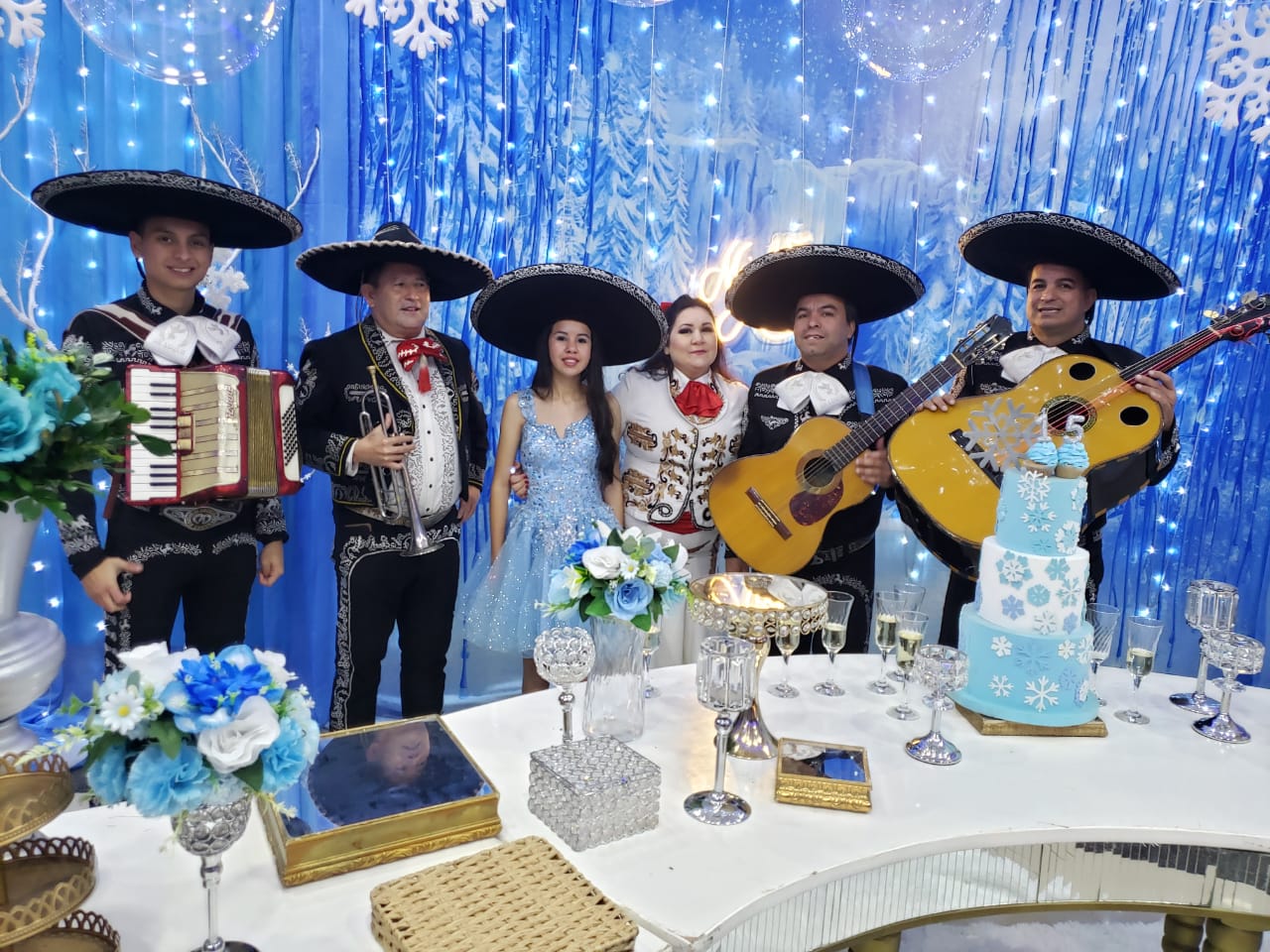💖🎶 La Chaparrita de Oro y su Mariachi en tu Aniversario 🎺✨