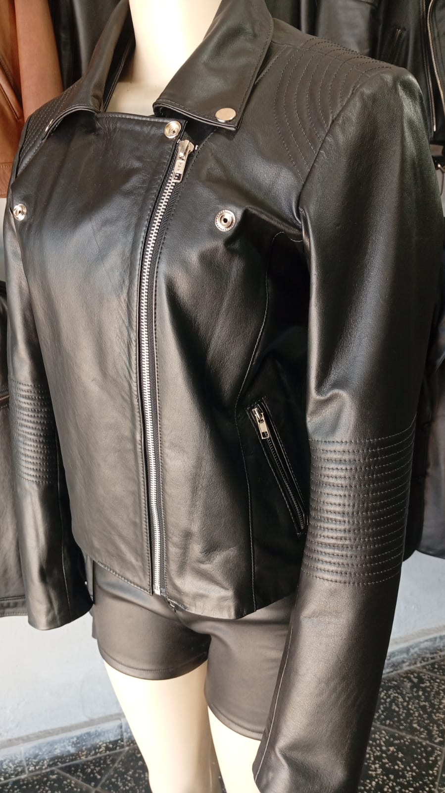 🖤 Campera de Cuero Dama – Biker Premium
