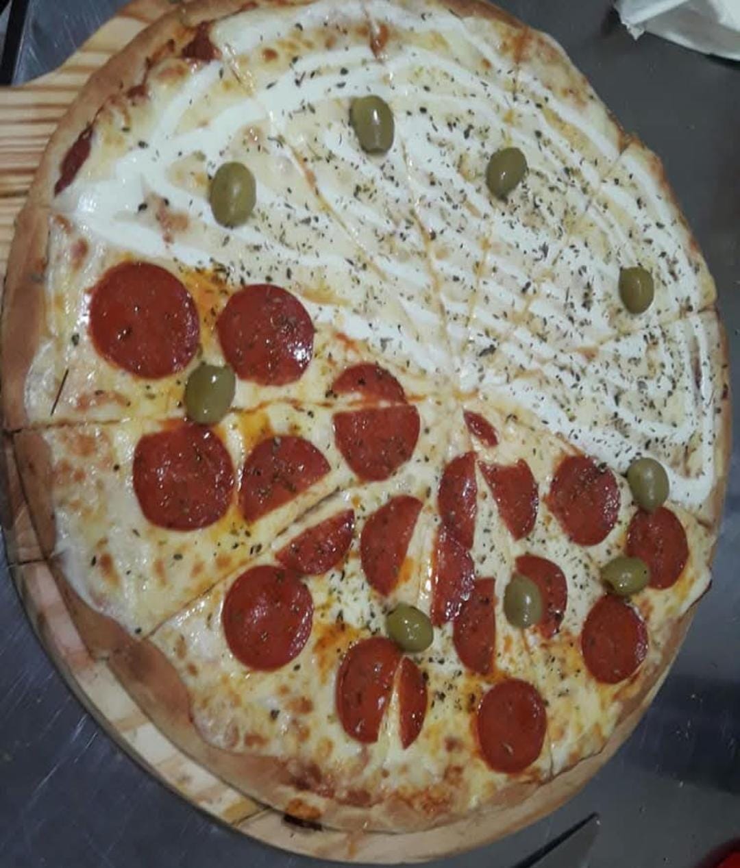 Muzzarella con Katupiry mitad peperoni