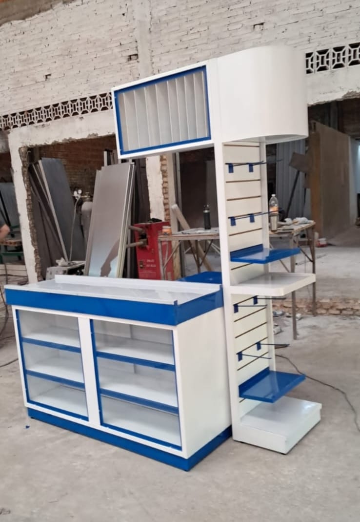 📦 Mesa de Empaque Tipo “L” con Cigarrillero y Placa Ranurada