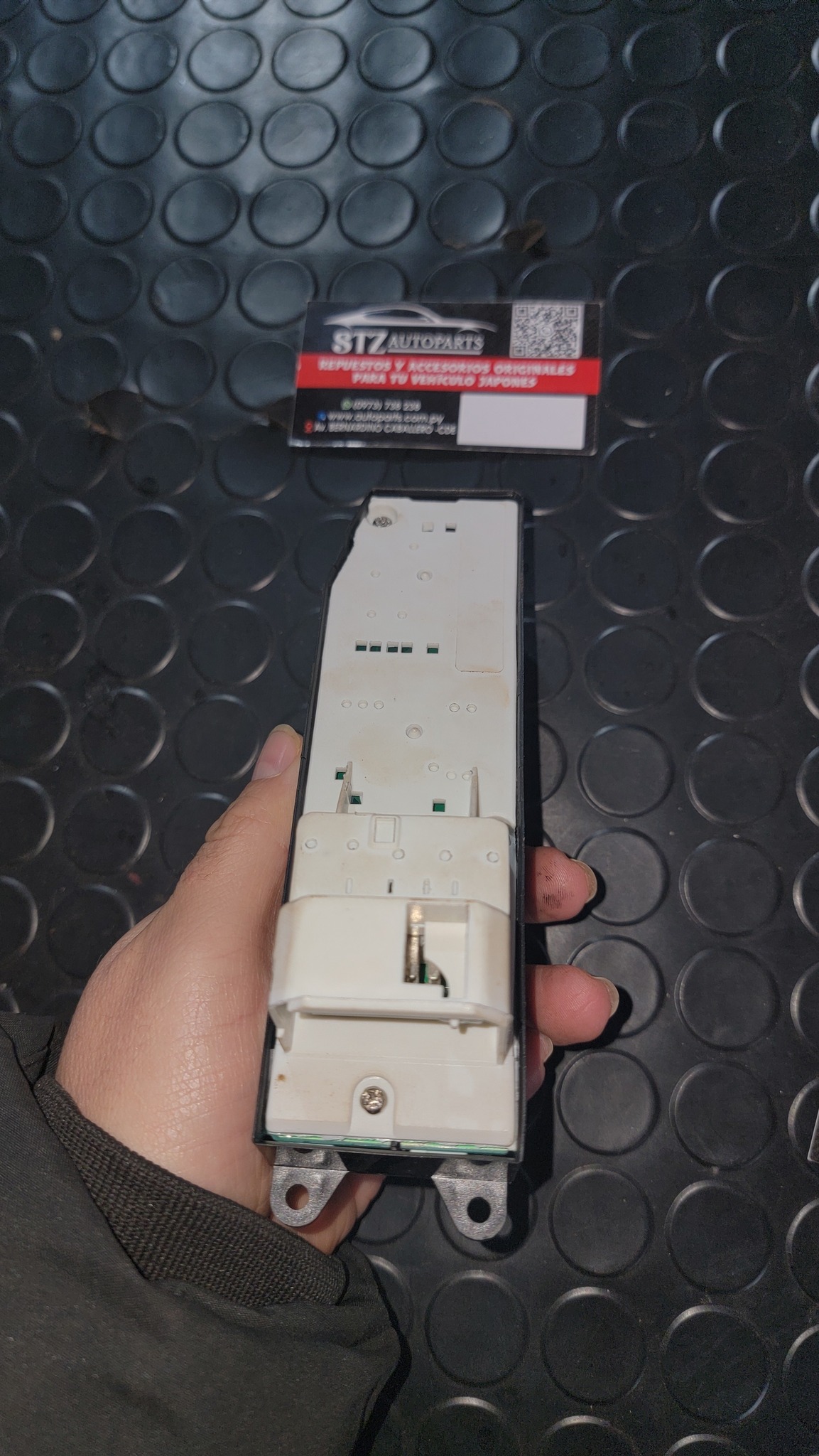 Comando Levantavidrios Toyota Corolla 2001–2005 (Carrocería C121) 🚗