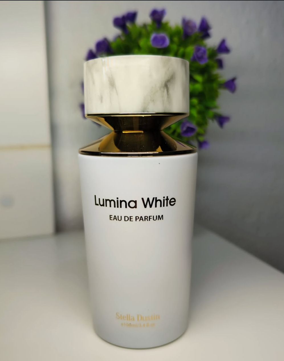 Stella Dustin 
Lumina White
