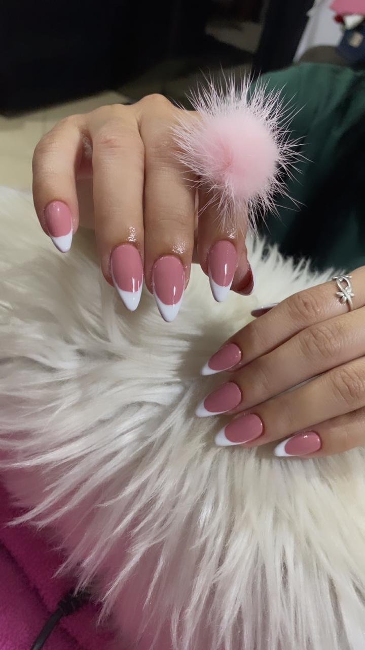 Uñas Acrílicas Elegantes en Rosa 💅✨