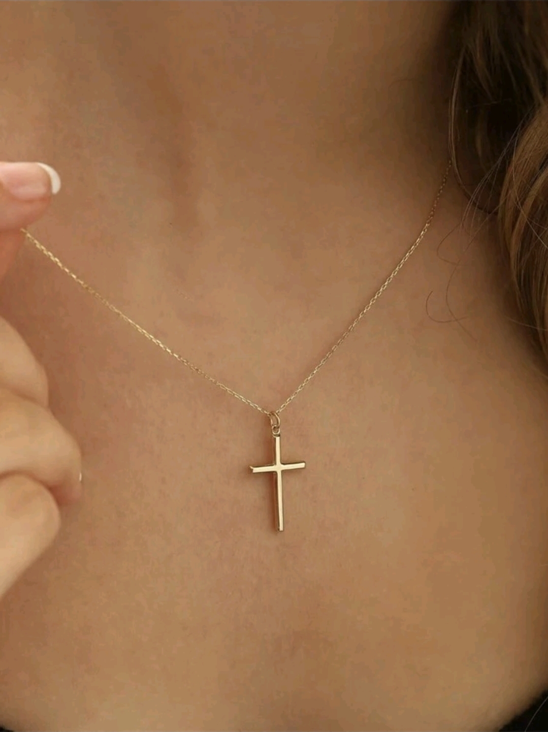 Fina cadena con dije.