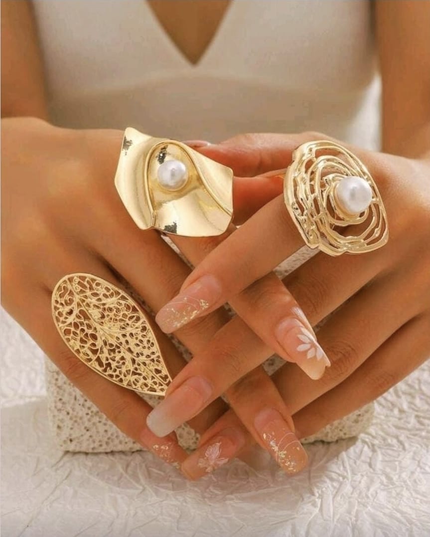 Set de tres anillos ajustables.
