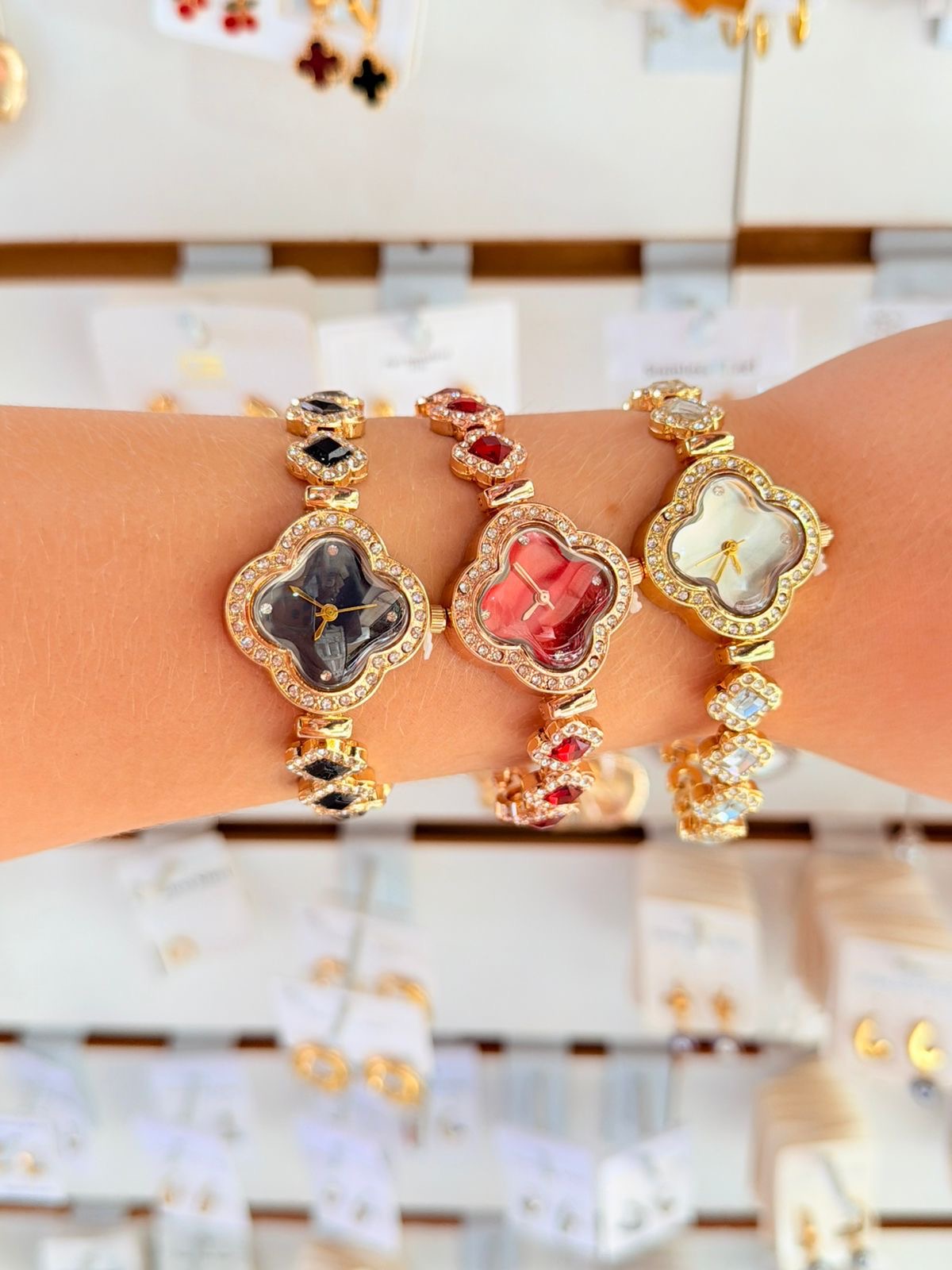 Reloj de pulsera en forma de trébol 🍀✨