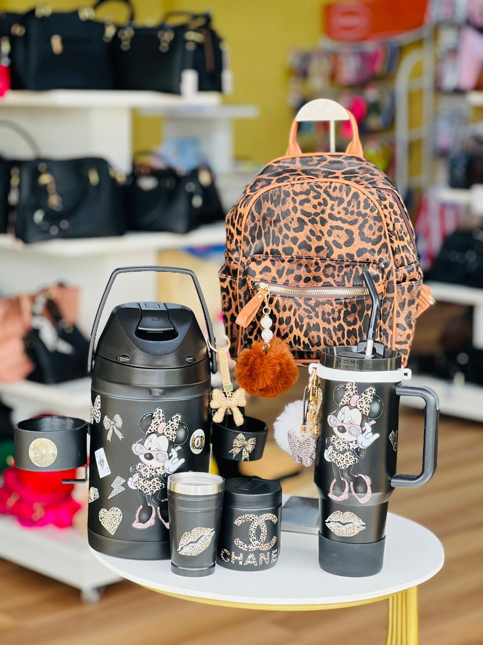 Combo Minnie Glam Animal Print – Termo + Vaso + Mochila Fashion 🐆✨