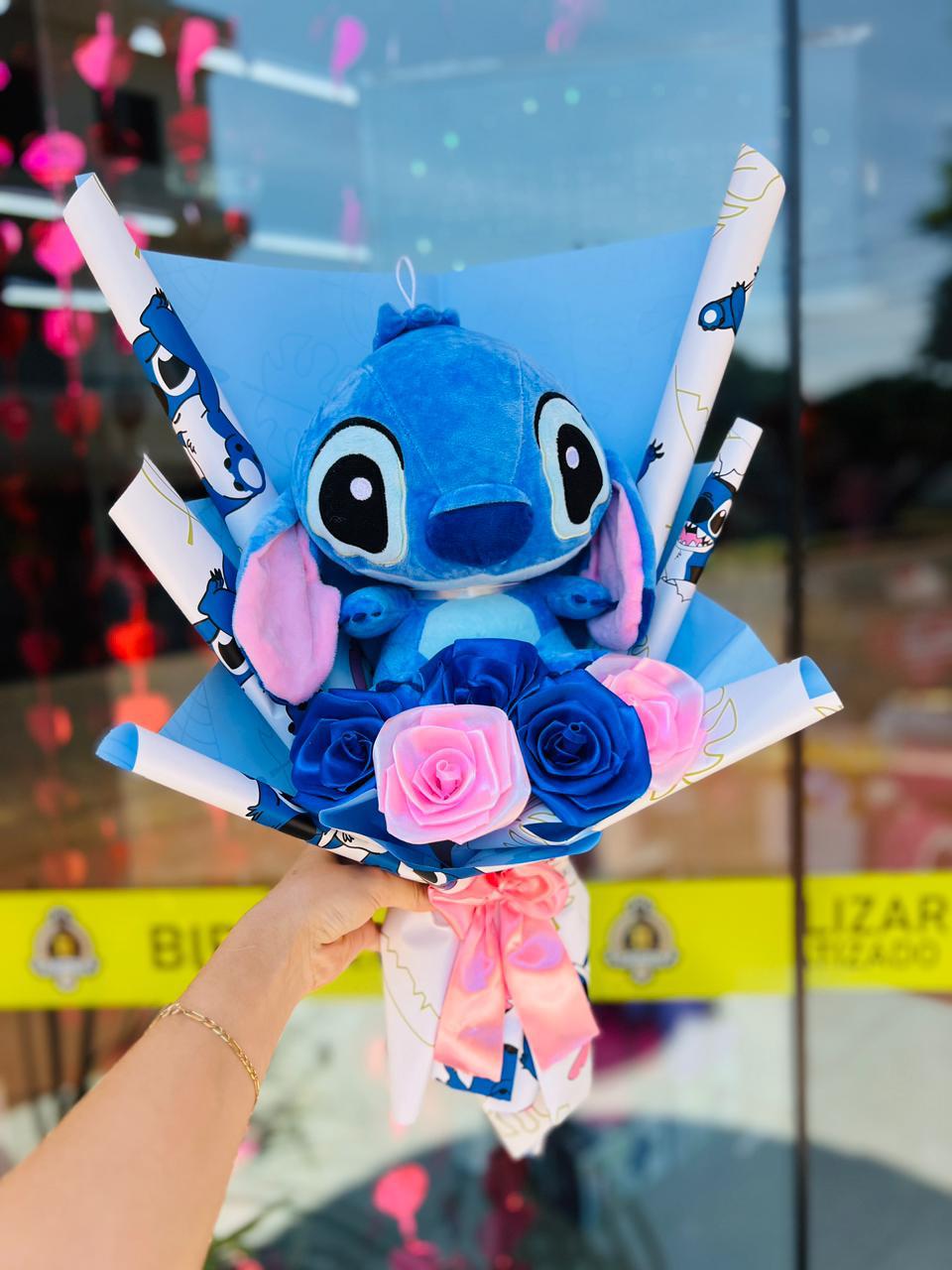 Box Stitch Deluxe – Peluche + Rosas + Regalo Especial 💙🌹