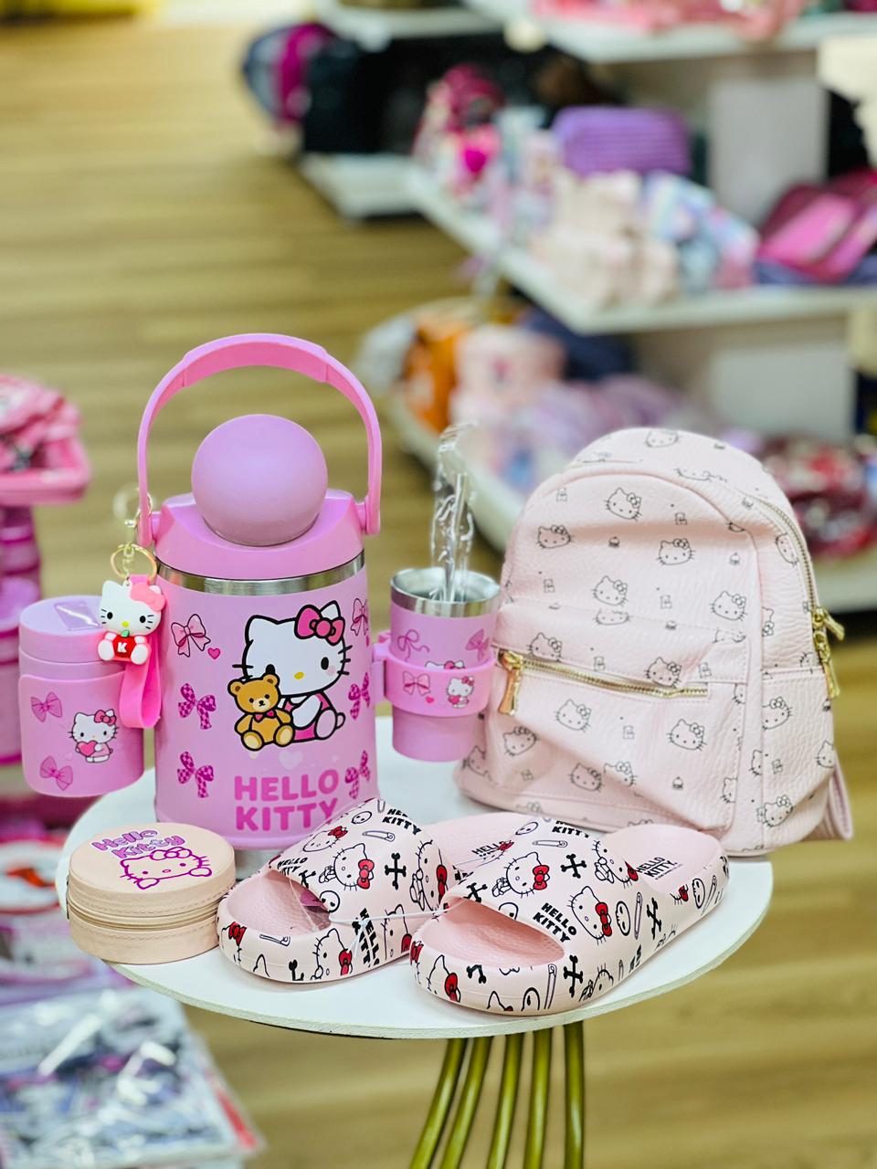 Combo Hello Kitty Pink Deluxe – Termo + Mochila + Pantuflas + Set Completo 🎀💖